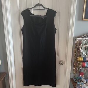 Adrienne Vittadini Black Midi Dress